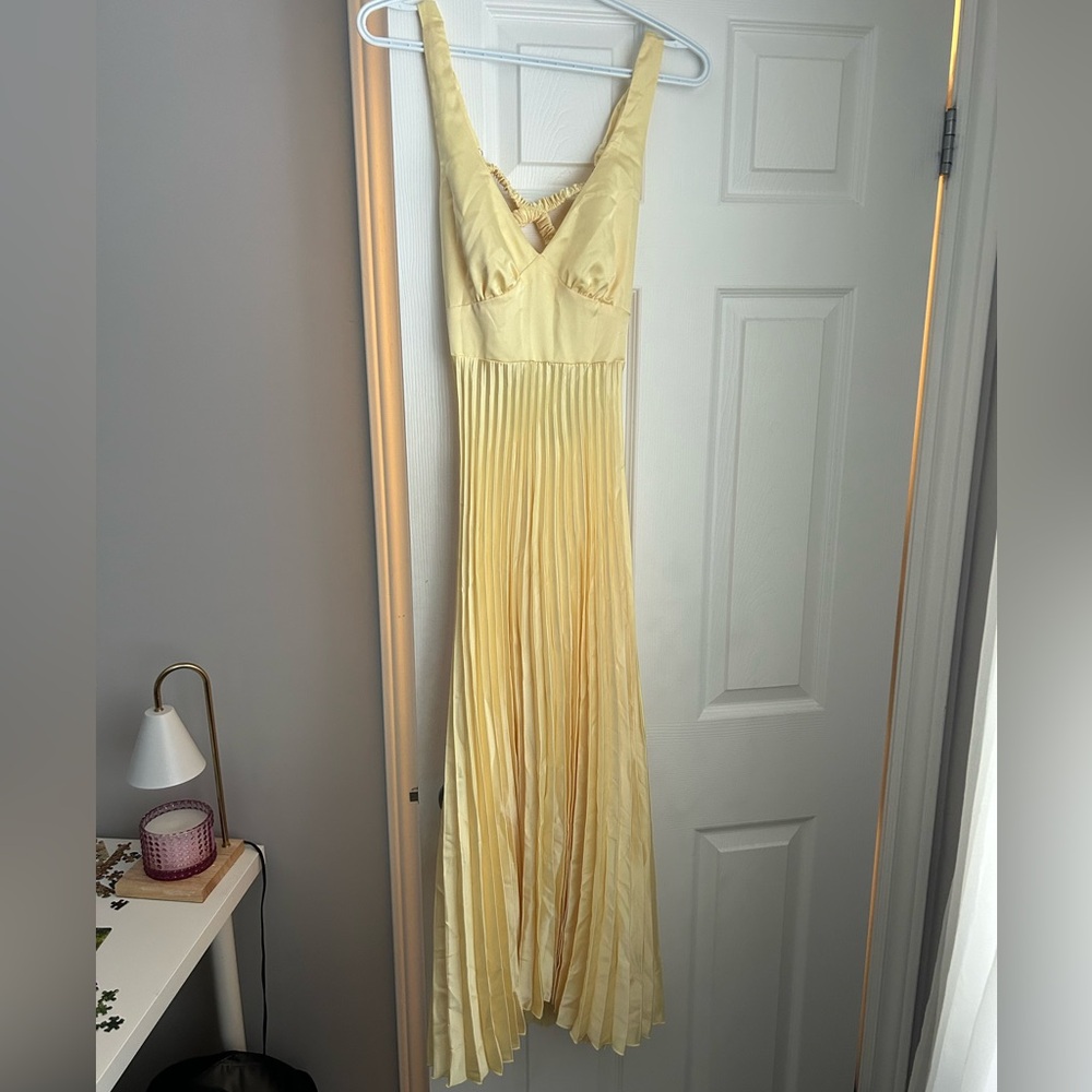 Toperth Pleated Maxi Dress
